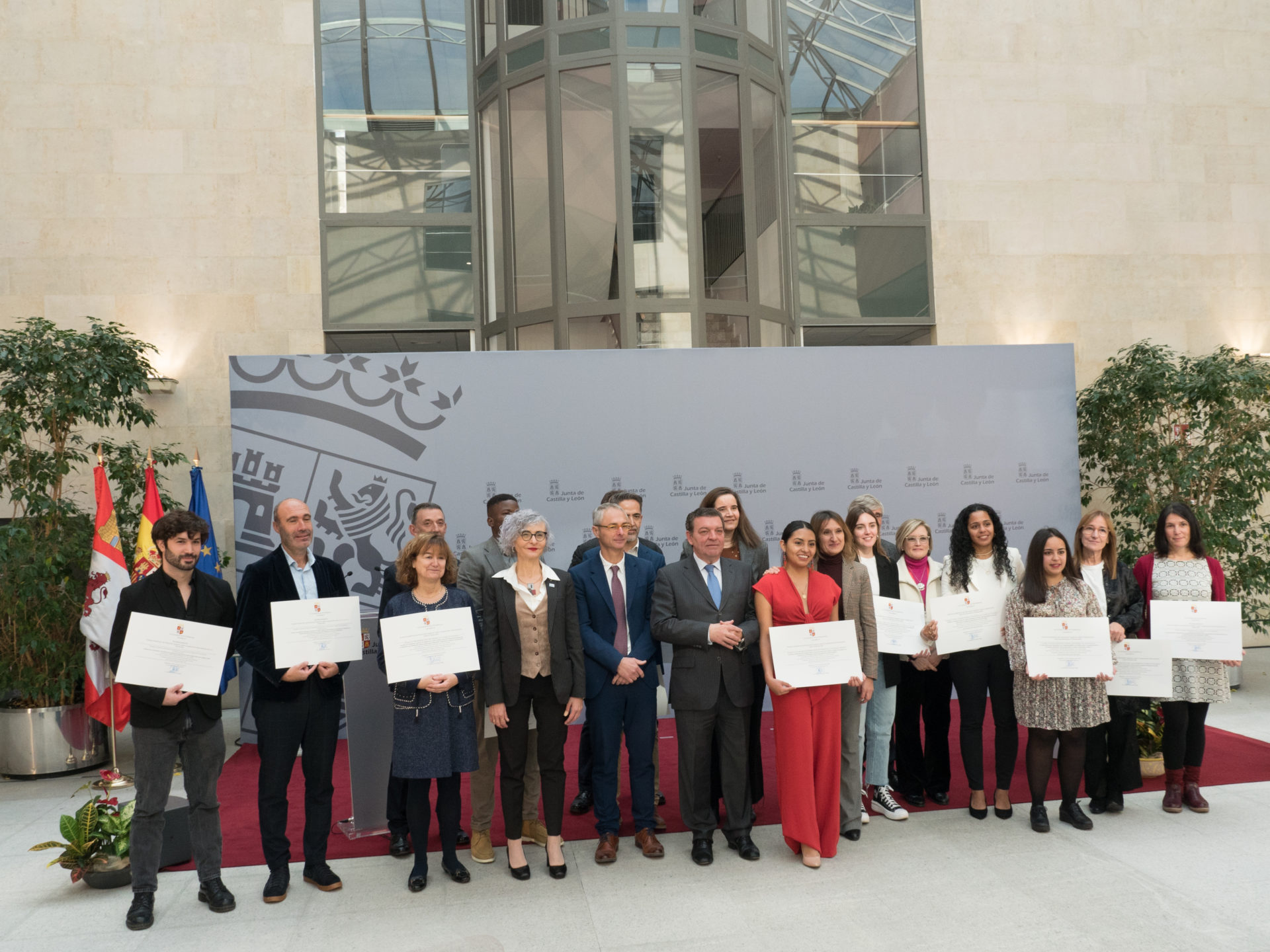 La USAL y la Junta de Castilla y León suscriben un acuerdo para fomentar la cooperación al desarrollo