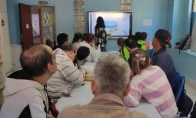 Aprender de usuarios con discapacidad para formar docentes en el área de las Matemáticas (ADiDoMa)